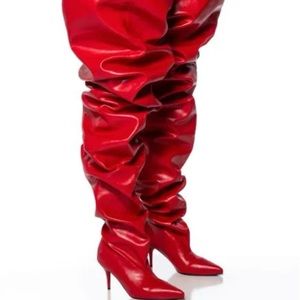 Oversized Knee boots